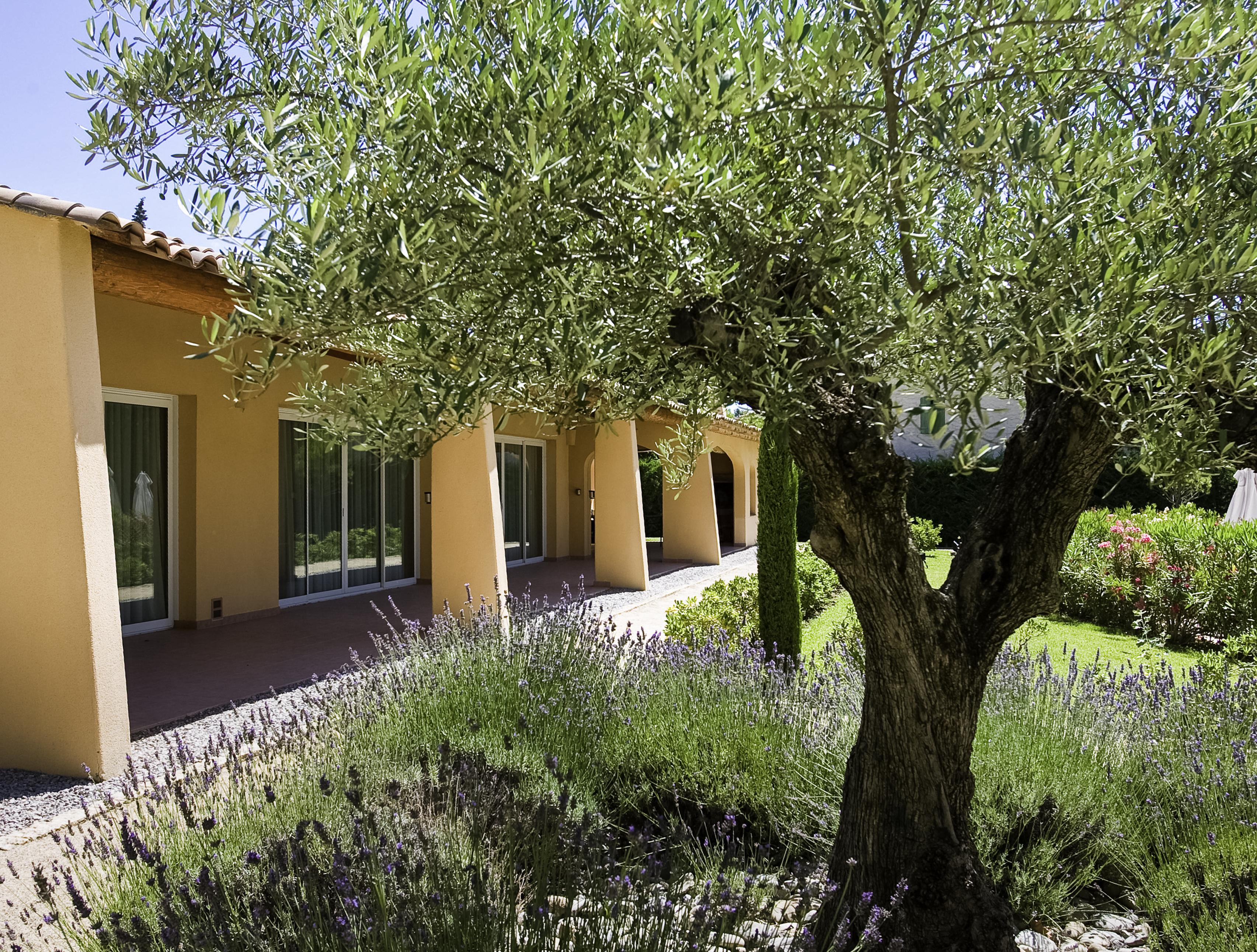 Novotel Aix-En-Provence Pont De L'Arc Exterior foto